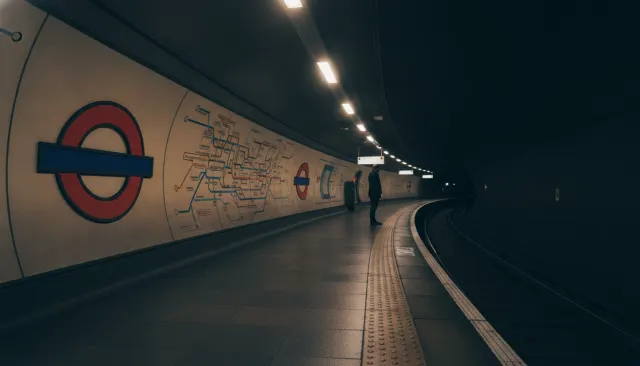 London Underground Johnston Tube look sample - Signage Extended - 1916-present