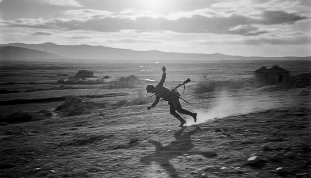Robert Capa Spanish Civil War look sample - Photojournalism - 1930s